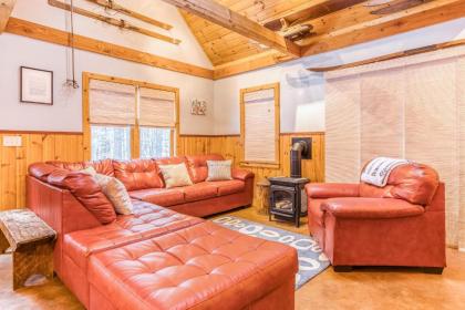 Barker’s Brook Cabin - image 12