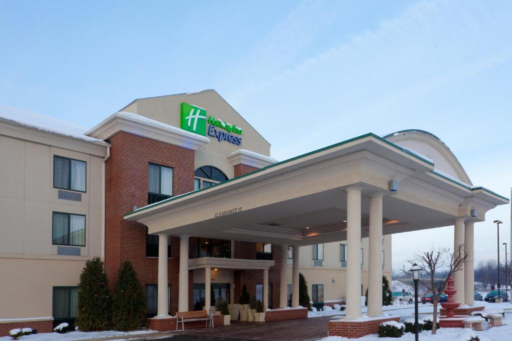 Holiday Inn Express Lordstown-Newton Falls/Warren an IHG Hotel - main image