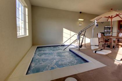 Cobblestone Hotel & Suites - Newton - image 10