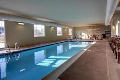 Cobblestone Hotel & Suites - Newton - image 6