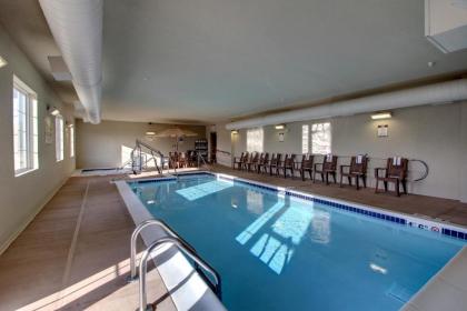 Cobblestone Hotel & Suites - Newton - image 7