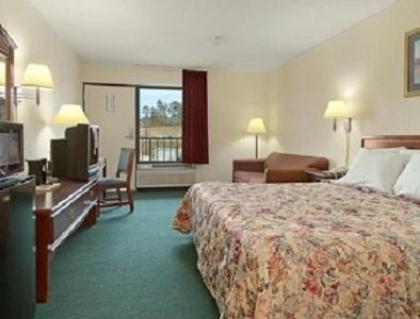 Days Inn by Wyndham Newton - image 10