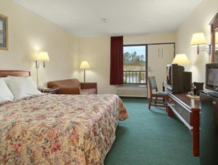 Days Inn by Wyndham Newton - image 3