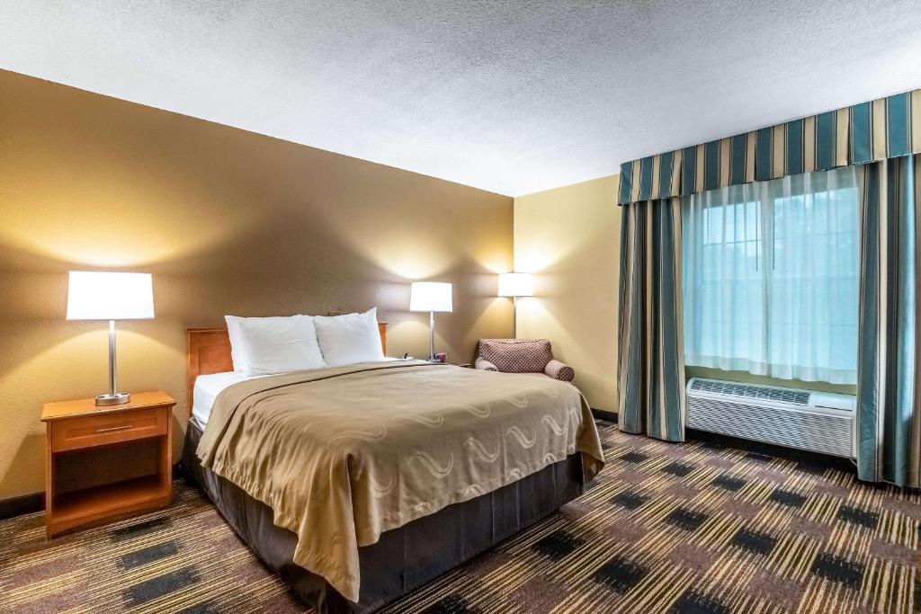 Quality Inn Newton - image 3