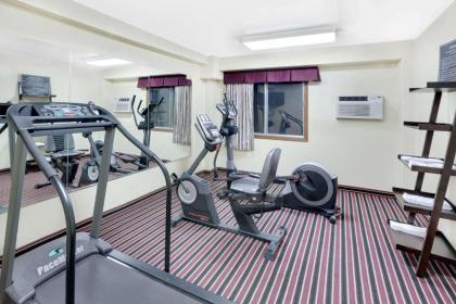 Days Inn by Wyndham Newton - image 6