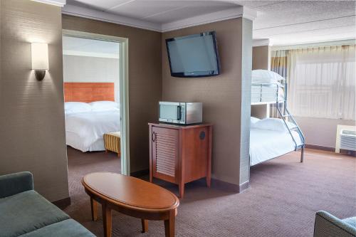 Sheraton Niagara Falls - image 3