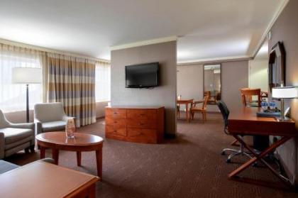 Sheraton Niagara Falls - image 4