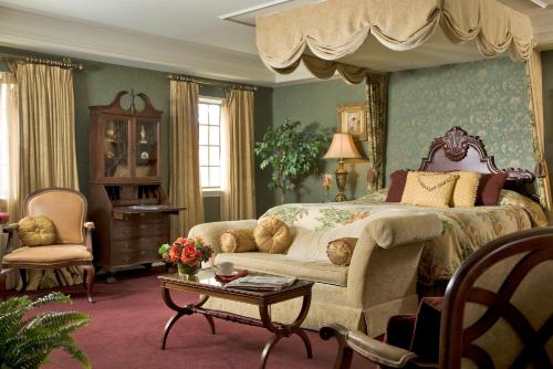 Red Coach Inn - main image