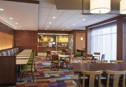 Fairfield Inn & Suites by Marriott Niagara Falls - image 2