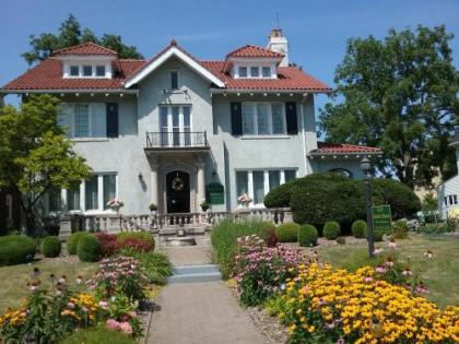 Bed and Breakfast in Niagara Falls New York