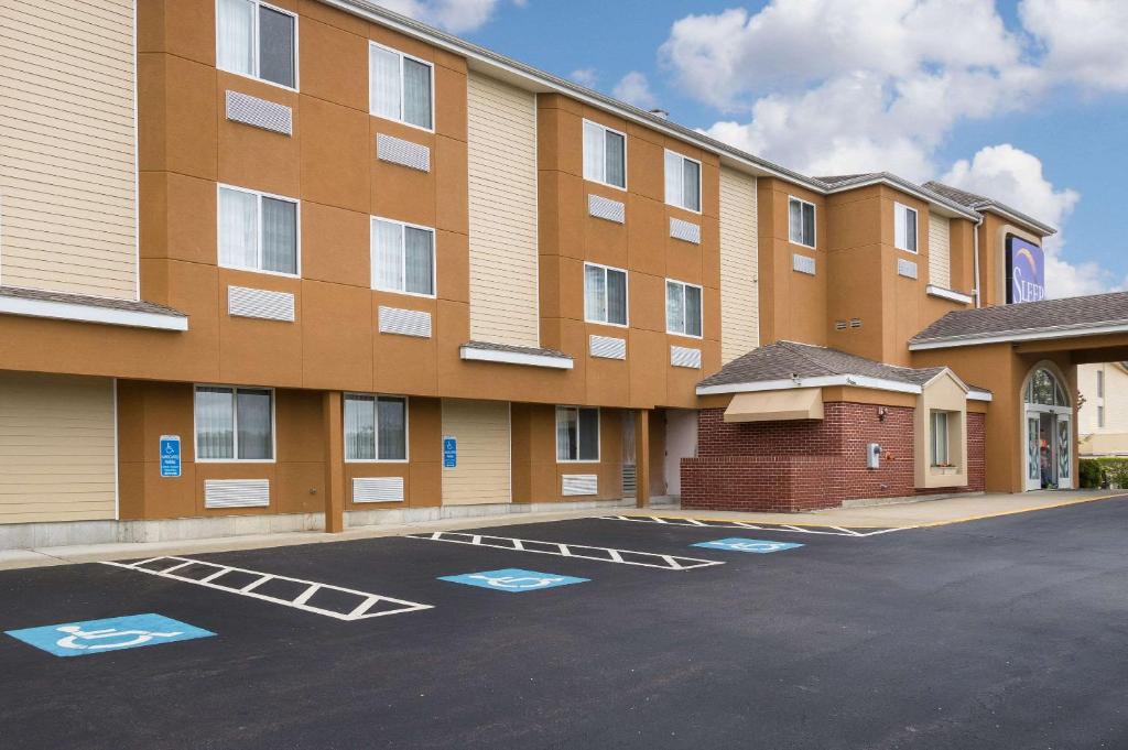Sleep Inn & Suites Niantic - image 2