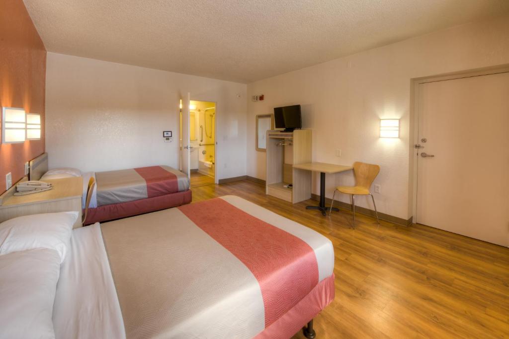 Motel 6-Niantic CT - New London - image 3