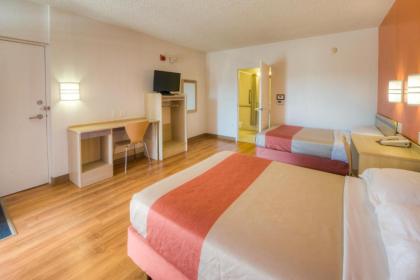 Motel 6-Niantic CT - New London - image 4