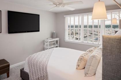 Inn at Harbor Hill Marina - image 12