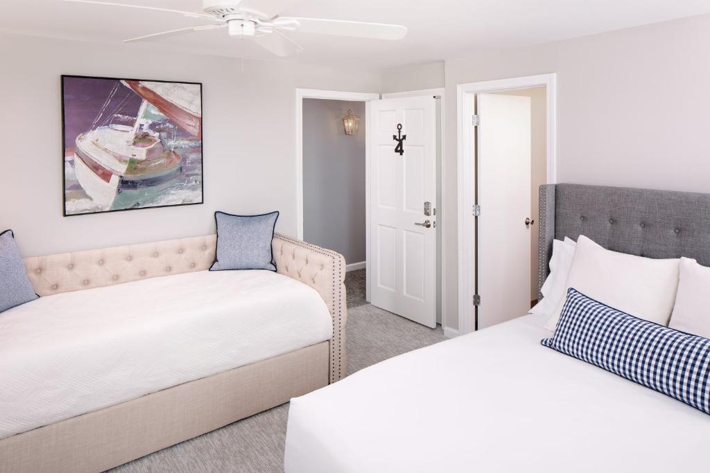 Inn at Harbor Hill Marina - image 6