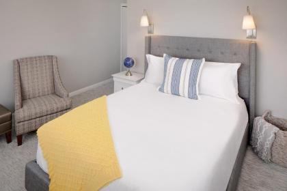 Inn at Harbor Hill Marina - image 9