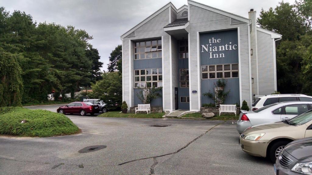The Niantic Inn - main image
