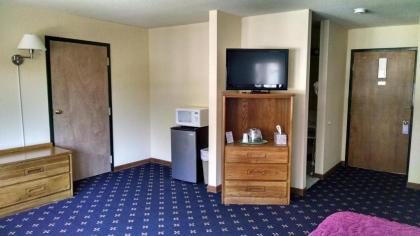 The Niantic Inn - image 10