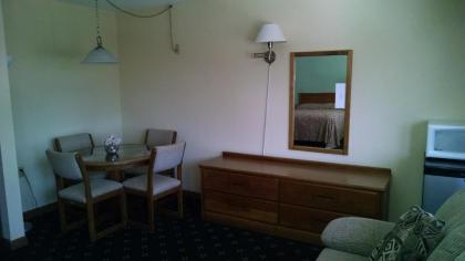 The Niantic Inn - image 11