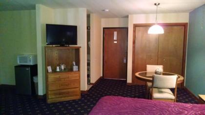 The Niantic Inn - image 6