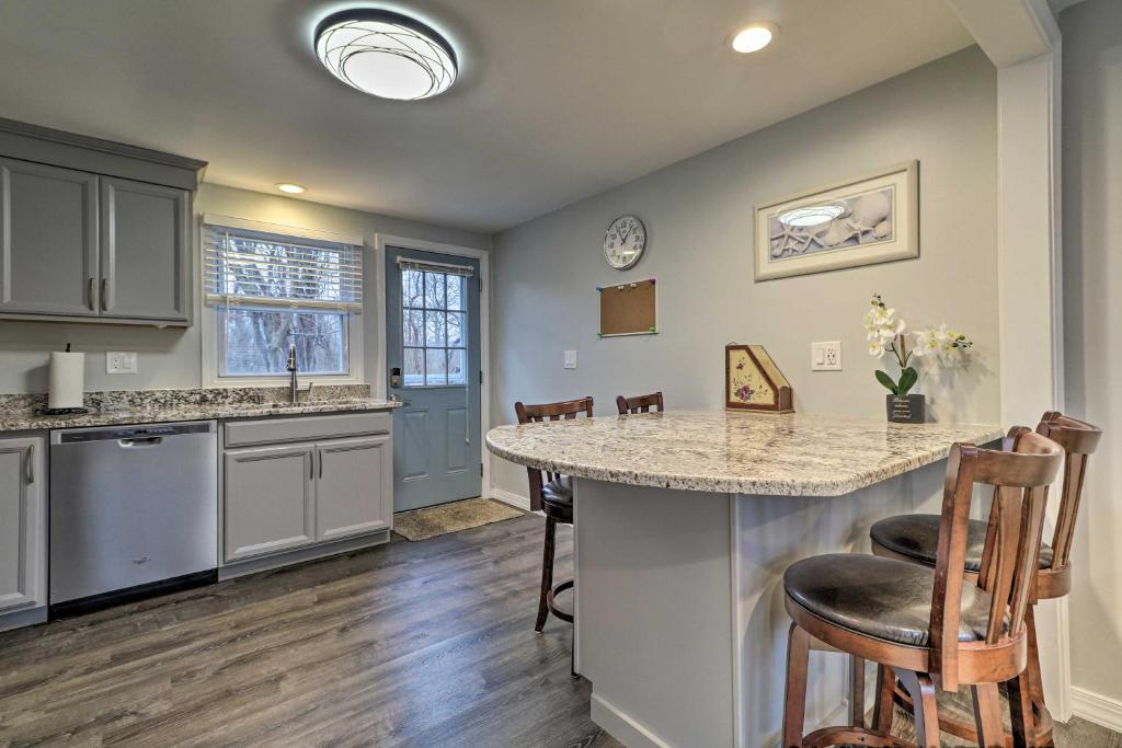Coastal Getaway with Porch Near Niantic Beach! - main image