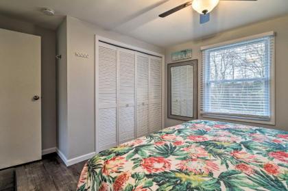 Coastal Getaway with Porch Near Niantic Beach! - image 3
