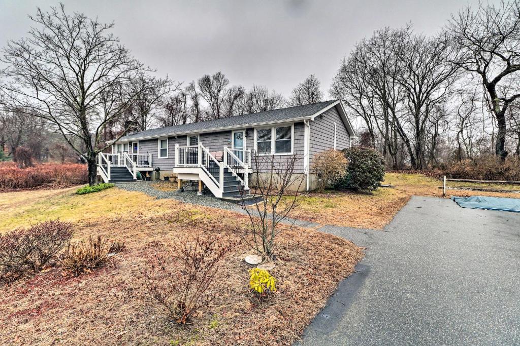 Coastal Getaway with Porch Near Niantic Beach! - image 5