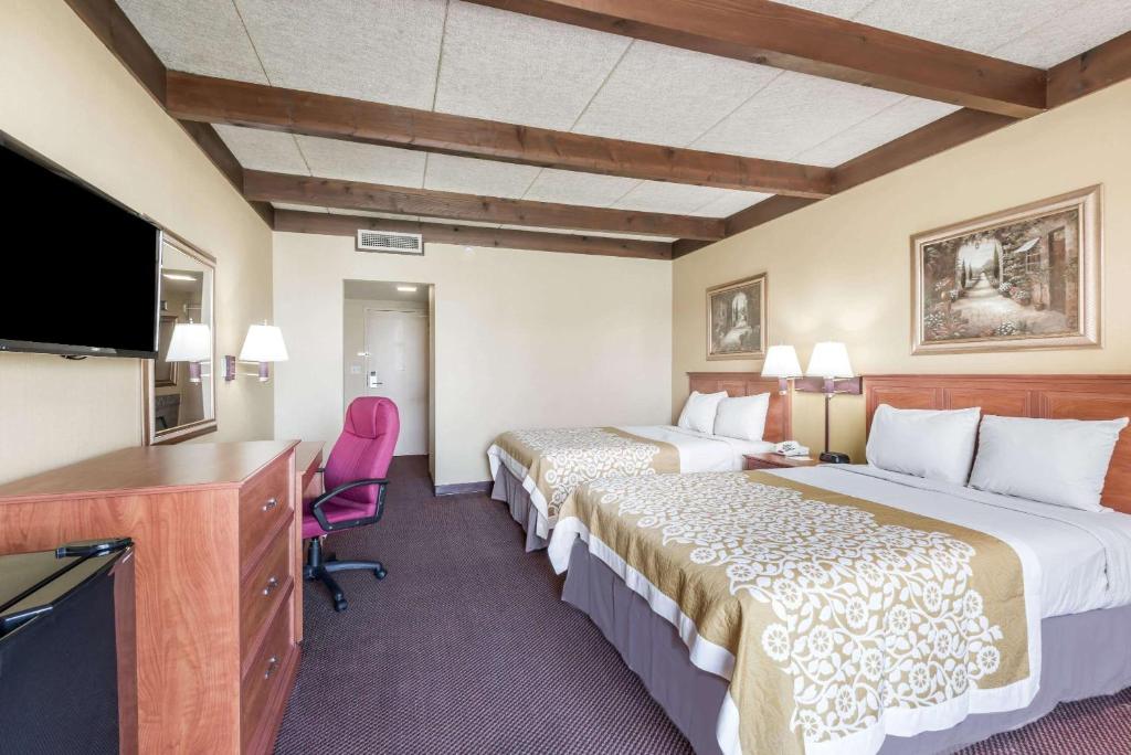 Days Inn by Wyndham Niles - main image
