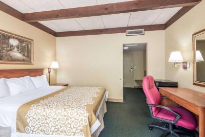 Days Inn by Wyndham Niles - image 12