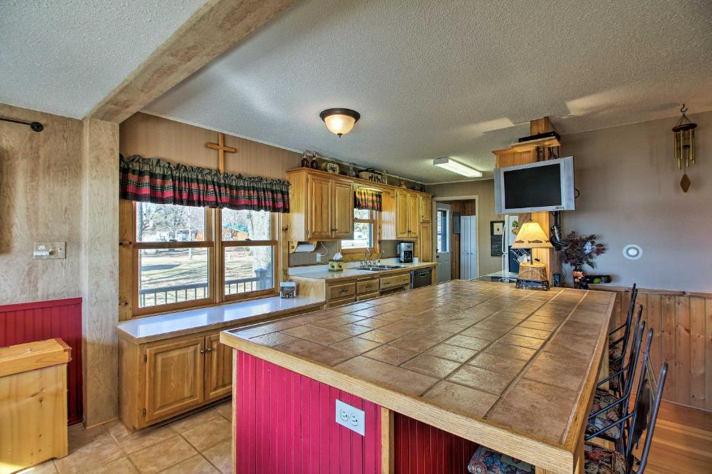 Large Home on Lake Edward with Deck and Fire Pit! - image 5