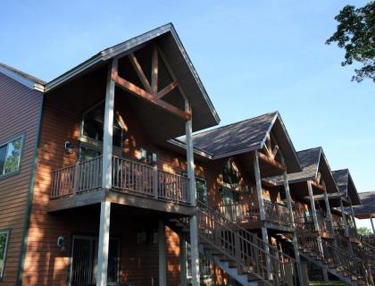 Beautiful Vacation Apartments on Serene Gull Lake - image 4