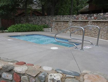 Beautiful Vacation Apartments on Serene Gull Lake - image 5