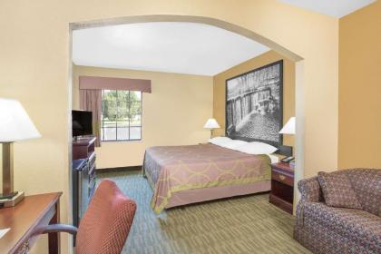 Super 8 by Wyndham Nixa/Springfield Area - image 2
