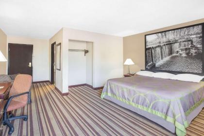 Super 8 by Wyndham Nixa/Springfield Area - image 3
