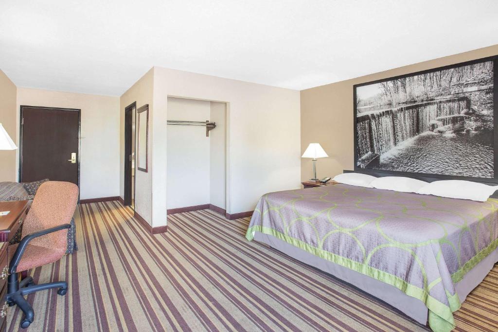 Super 8 by Wyndham Nixa/Springfield Area - image 3
