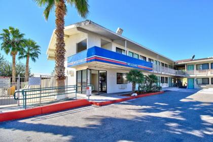 motel 6 Nogales AZ   mariposa Road Nogales