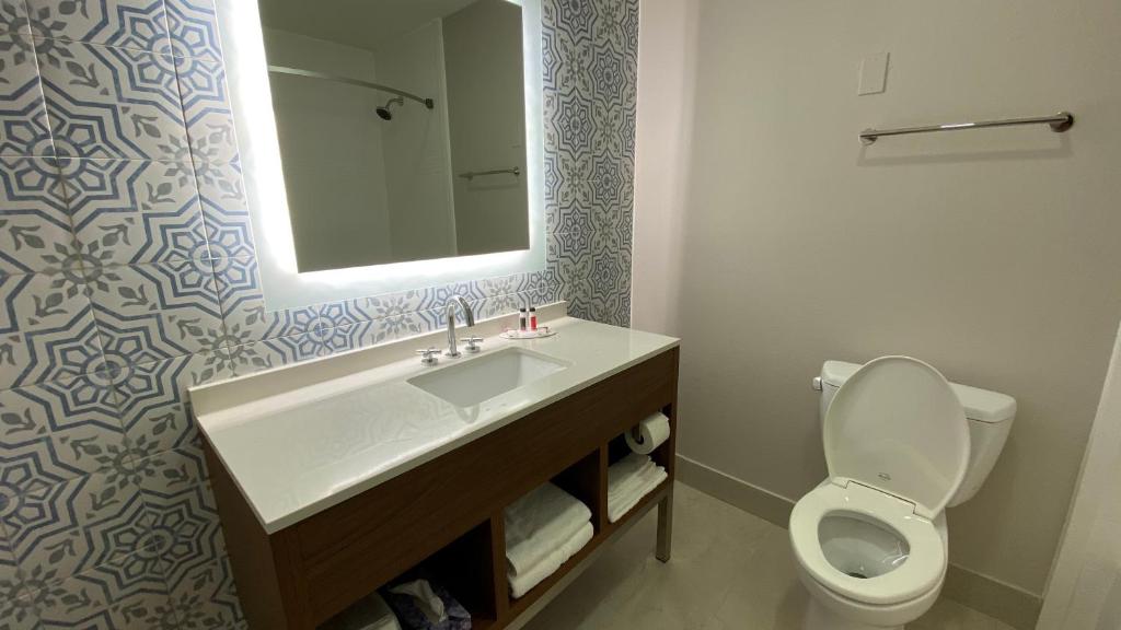 Days Inn & Suites by Wyndham Norcross - image 5