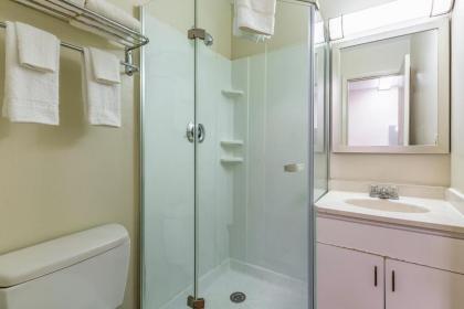 HomeTowne Studios by Red Roof Atlanta NE – Norcross South - image 12