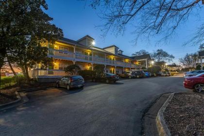HomeTowne Studios by Red Roof Atlanta NE – Norcross South - image 15