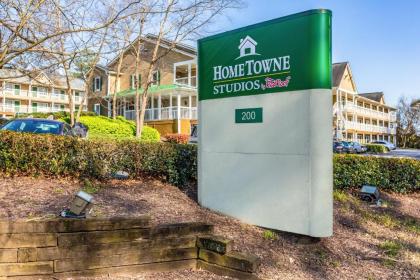 HomeTowne Studios by Red Roof Atlanta NE - Downtown Norcross - image 2