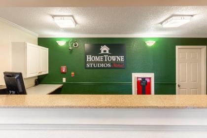 HomeTowne Studios by Red Roof Atlanta NE - Downtown Norcross - image 7