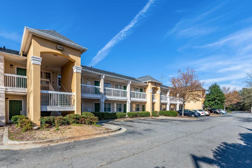 HomeTowne Studios by Red Roof - Atlanta NE - Peachtree Corners - main image