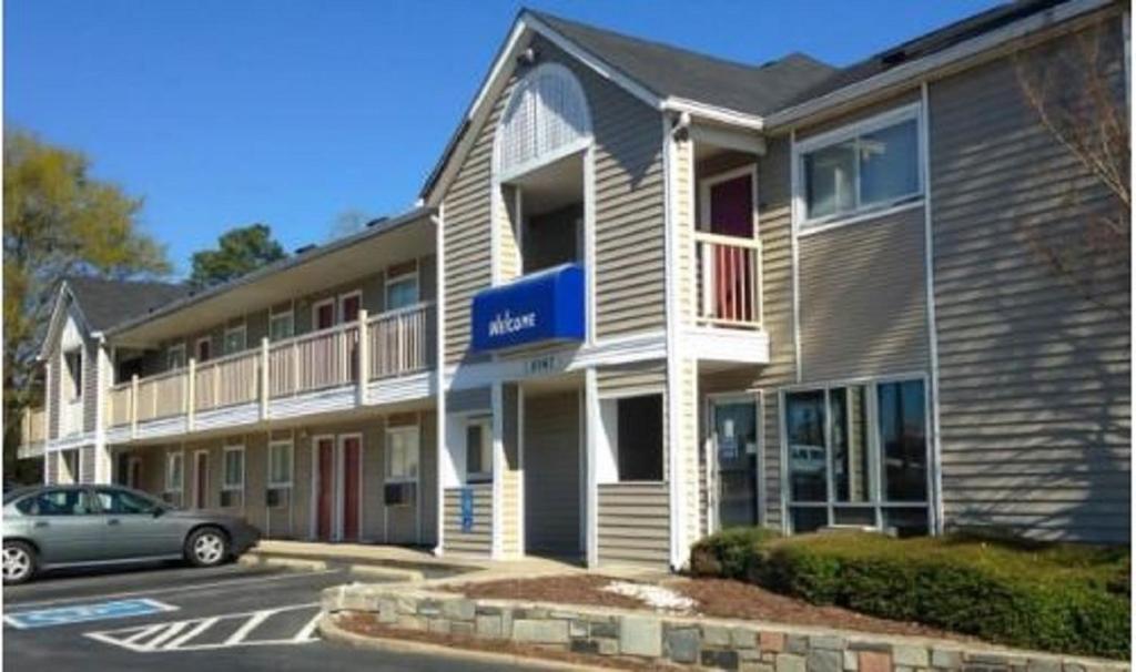 InTown Suites Extended Stay Atlanta GA - Norcross - image 2