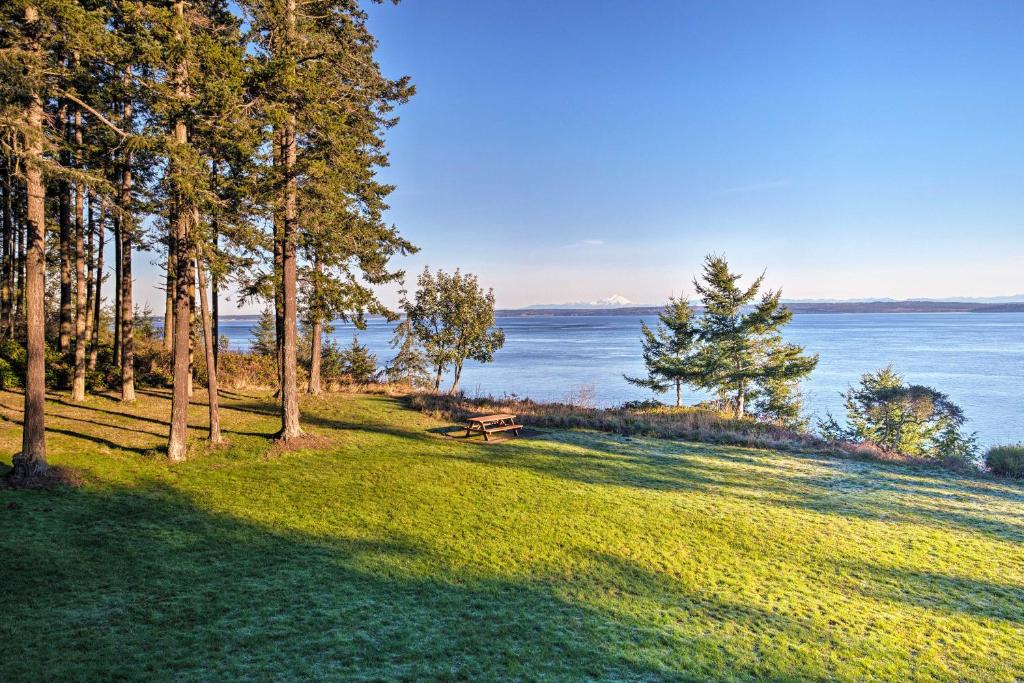 Marrowstone Island Home on Puget Sound with Mtn Views - main image