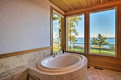 Marrowstone Island Home on Puget Sound with Mtn Views - image 9