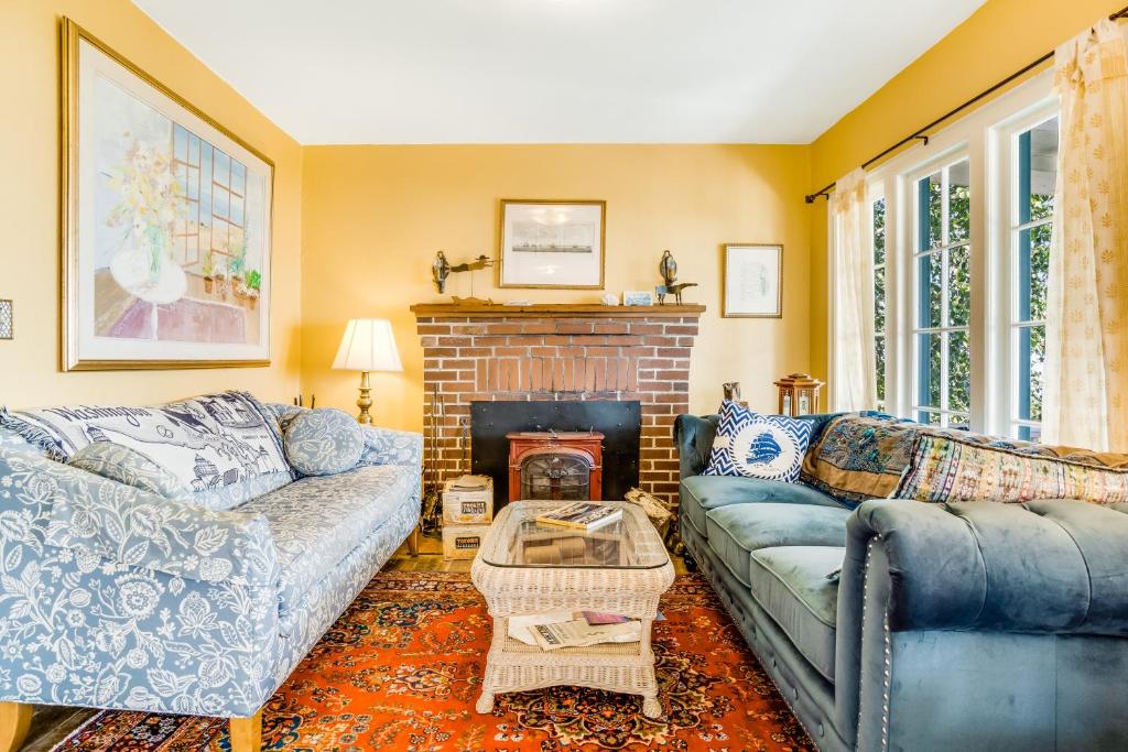 Time for Teal Beach Cottage - main image