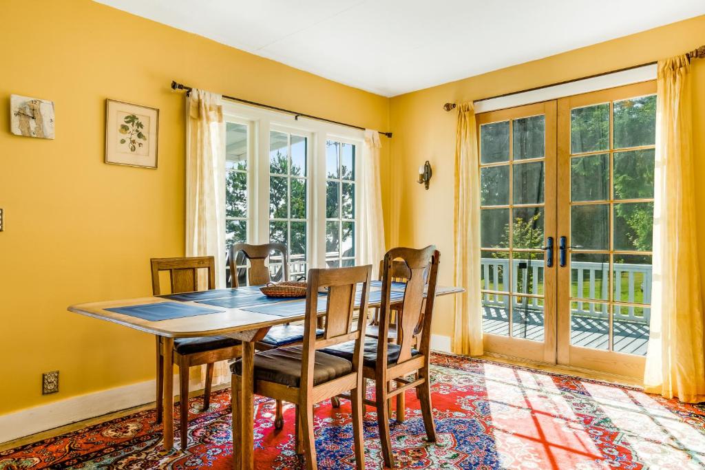 Time for Teal Beach Cottage - image 2