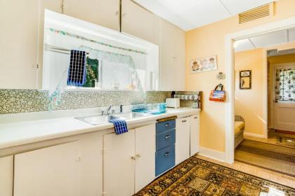 Time for Teal Beach Cottage - image 4
