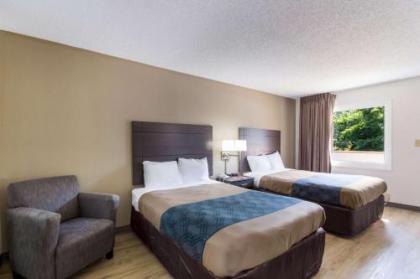 Econo Lodge Little Creek - image 2