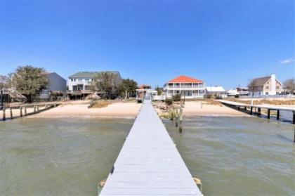 Bay Breeze Seashell Suite (1 bed/1 bath condo with cabanas fire pits and pier)